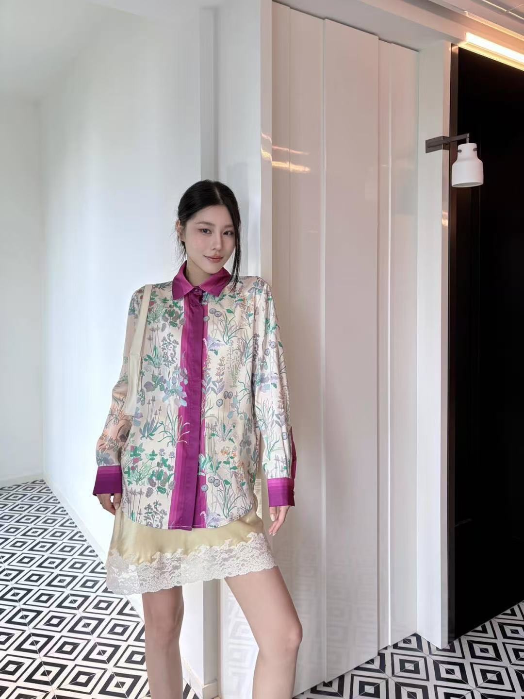 GUCC1 シルクプリントシャツ【50％割引+送料無料】