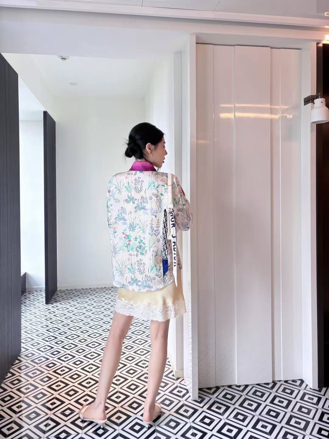 GUCC1 シルクプリントシャツ【50％割引+送料無料】