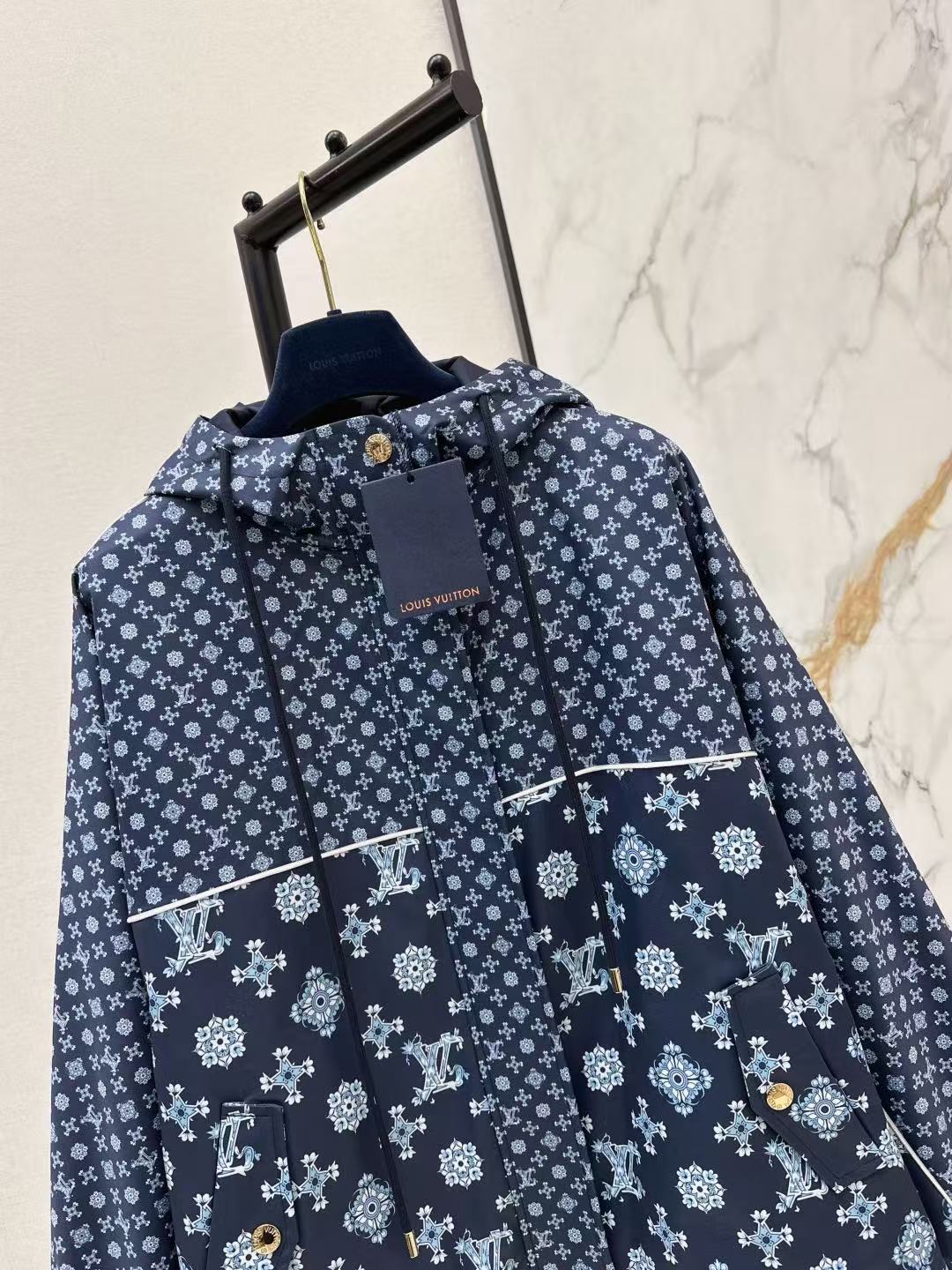 LV フード付きプリント日よけジャケット【50％割引+送料無料】