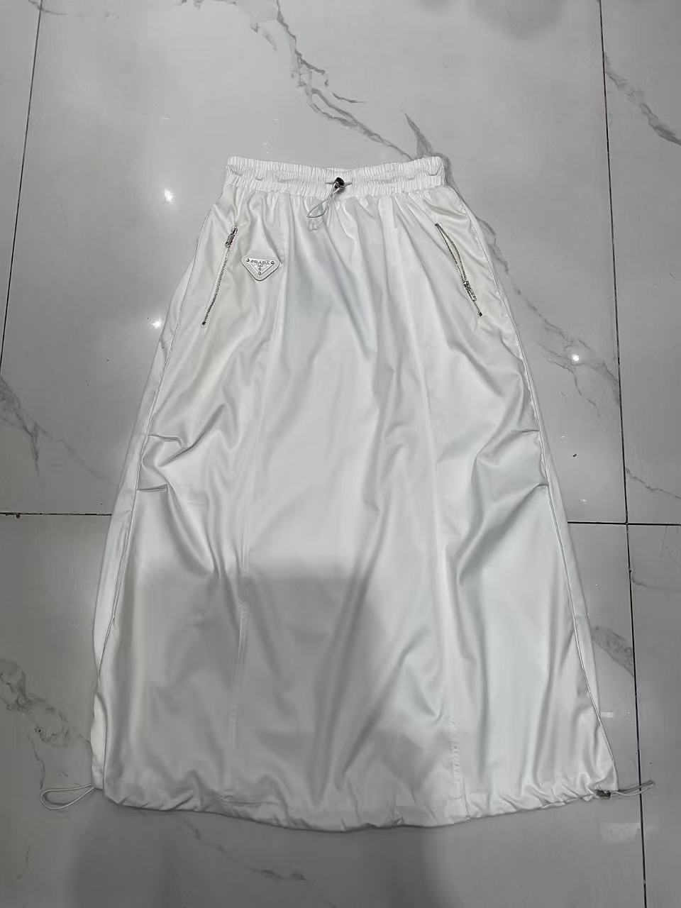 PR4DA トライアングルロゴ入りゴムウエストスカート【50％割引+送料無料】