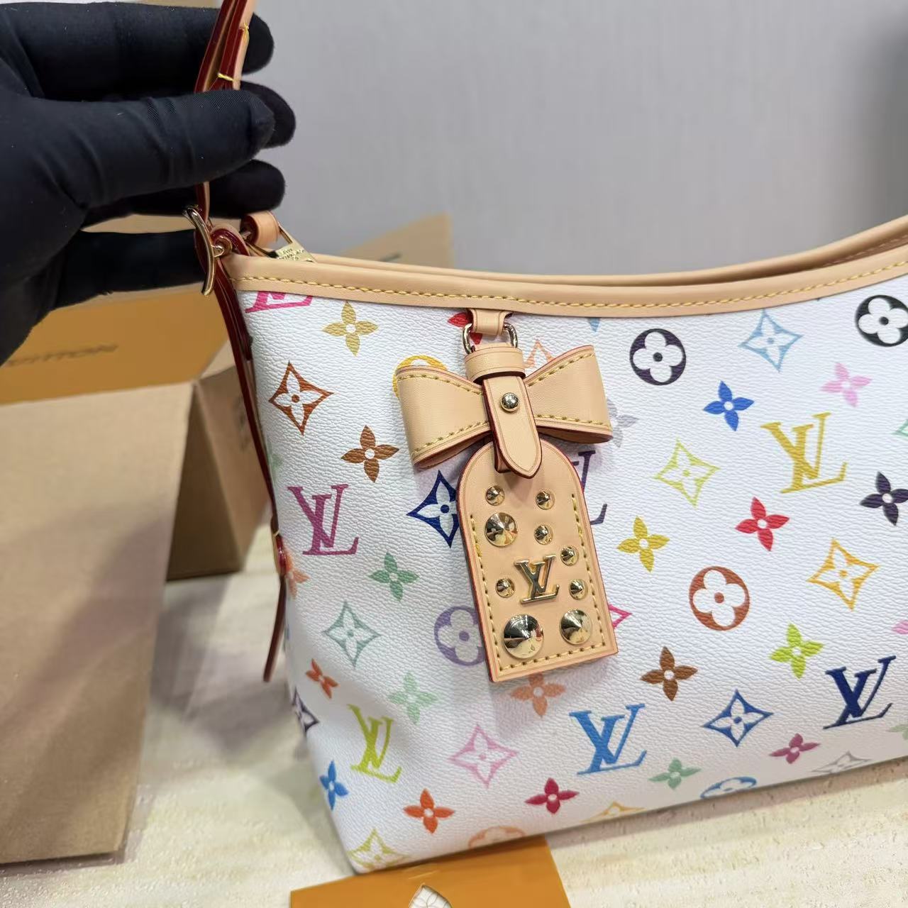 LV Carryallプリント柄の脇下バッグ【50％割引+送料無料】