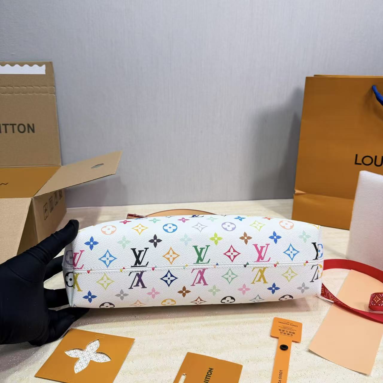 LV Carryallプリント柄の脇下バッグ【50％割引+送料無料】