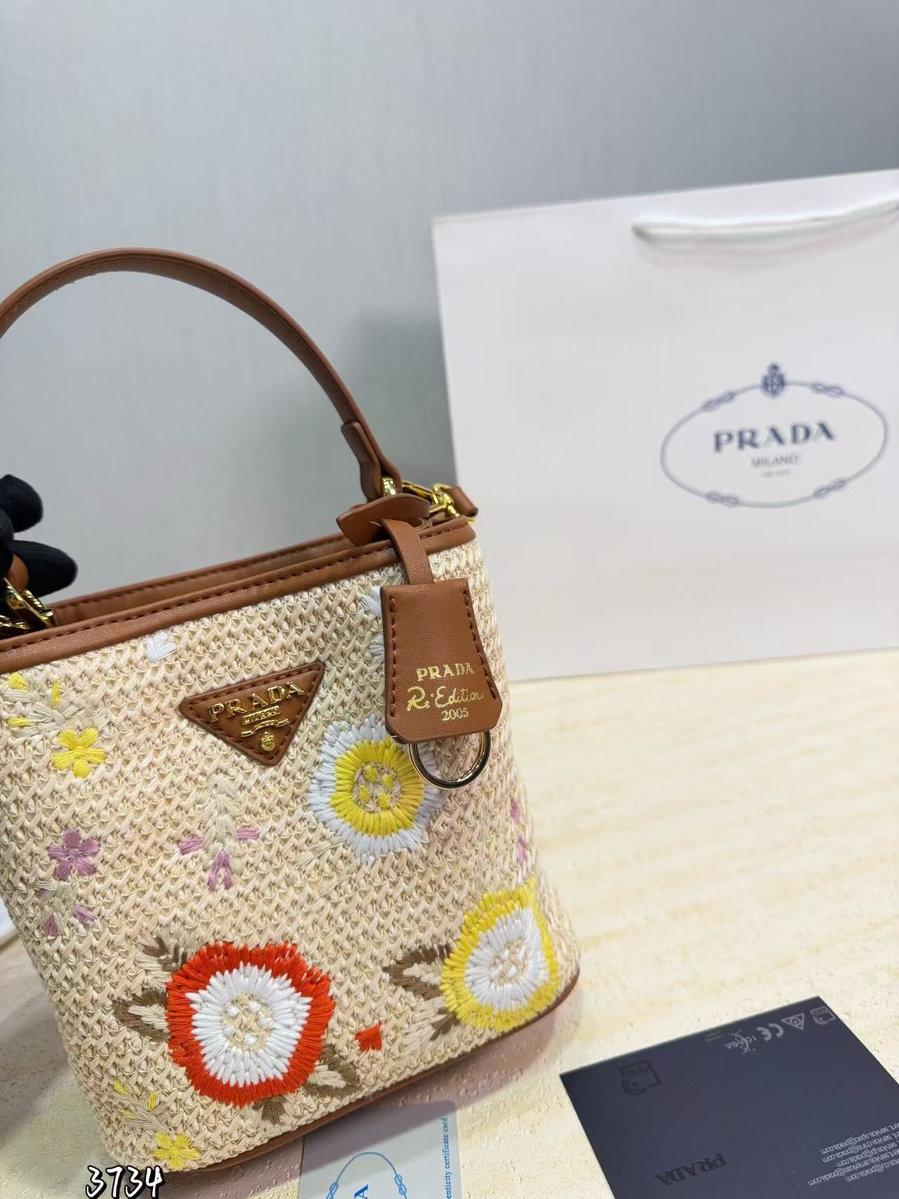 PR4DA トライアングルロゴ ストローバッグ【50％割引+送料無料】