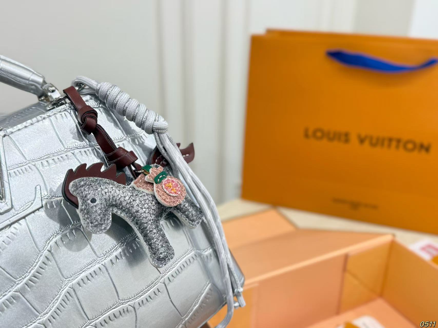 LV Capucinesハンドバッグ【 50％割引+送料無料】