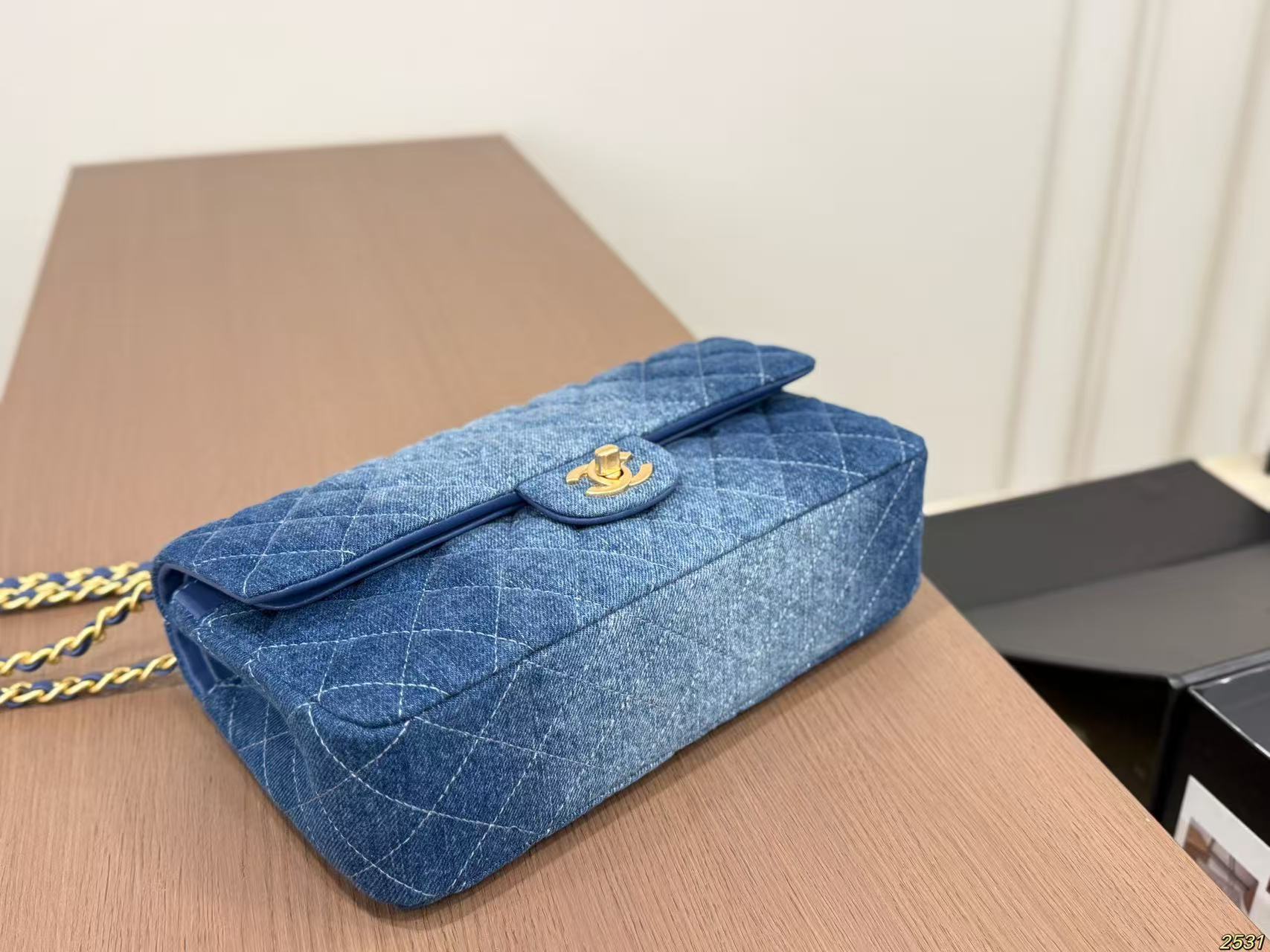 CHANE1 デニムキルティングチェーンバッグ【 50％割引+送料無料】