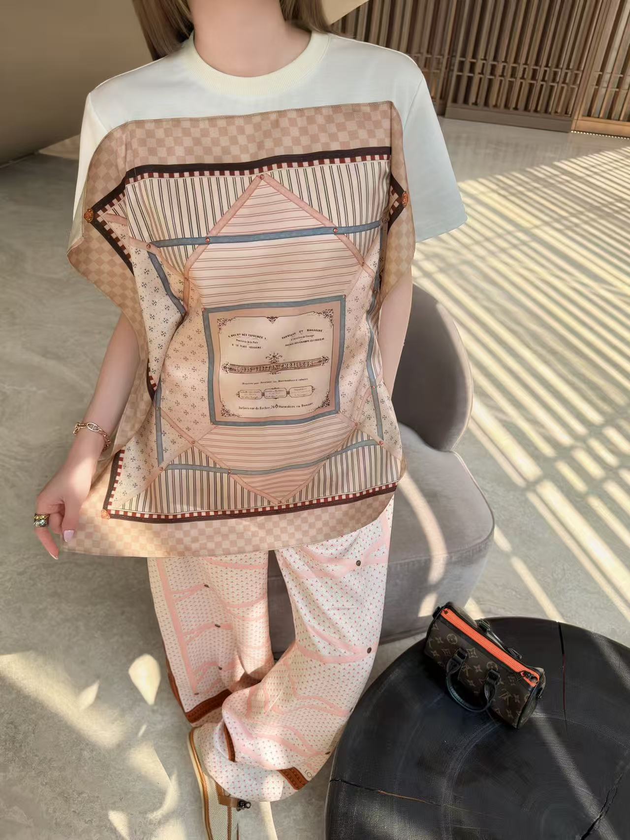 LVプリントTシャツ＆パンツ 2点セット【50％割引+送料無料】