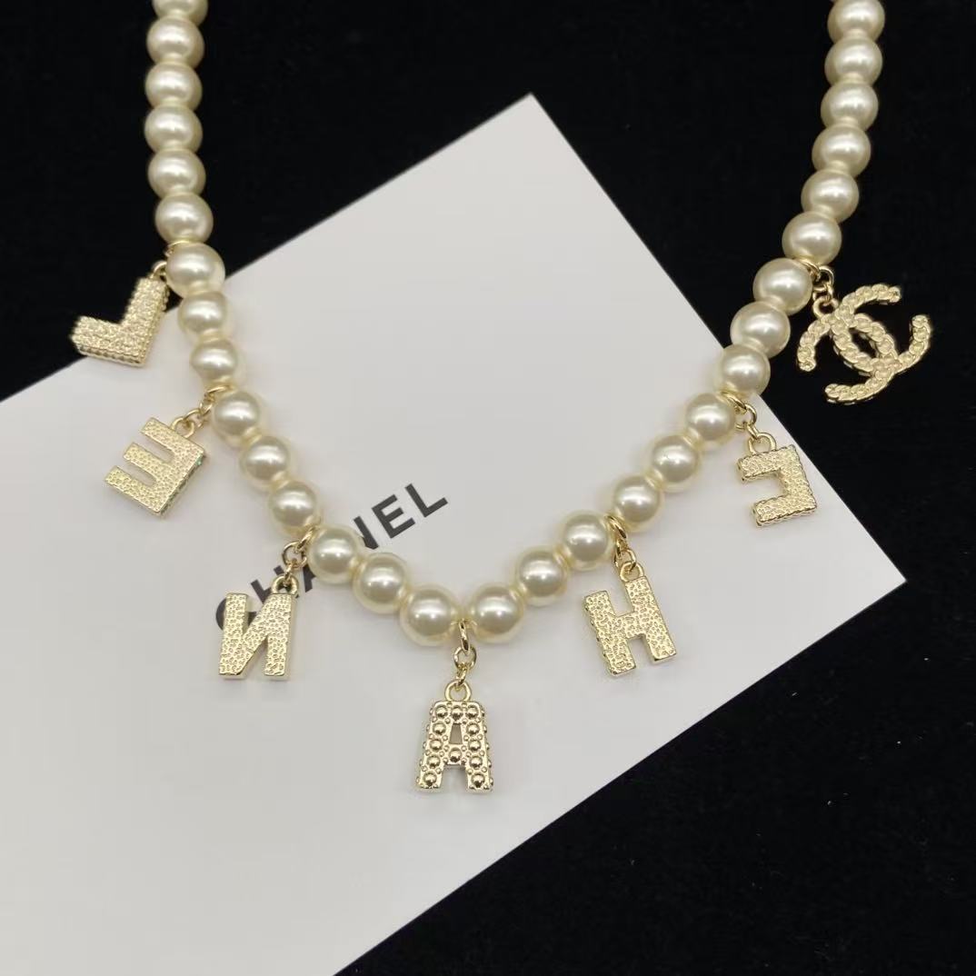 CHANE1 レターパールネックレス【50％割引+送料無料】