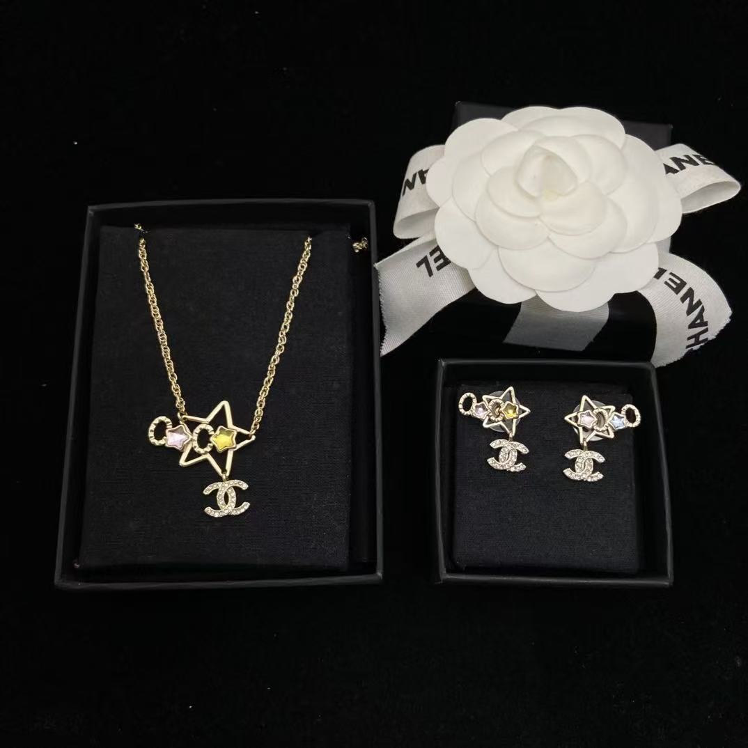 CHANE1 ダブルC 五芒星イヤリング＋ネックレス ツーピースセット【50％割引+送料無料】