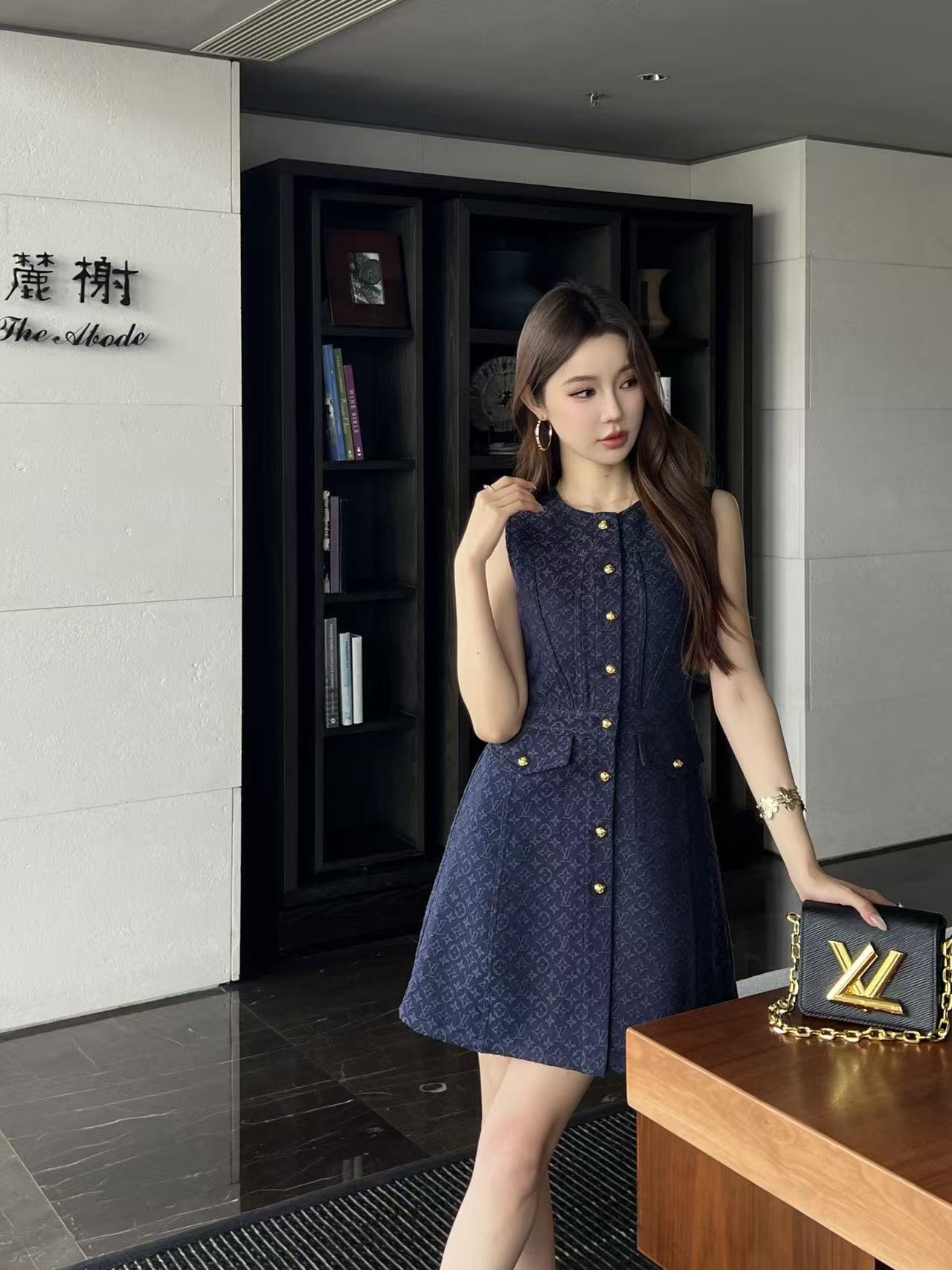 LV 高品質ジャカード ノースリーブドレス（メタルボタン付き）【50％割引+送料無料】