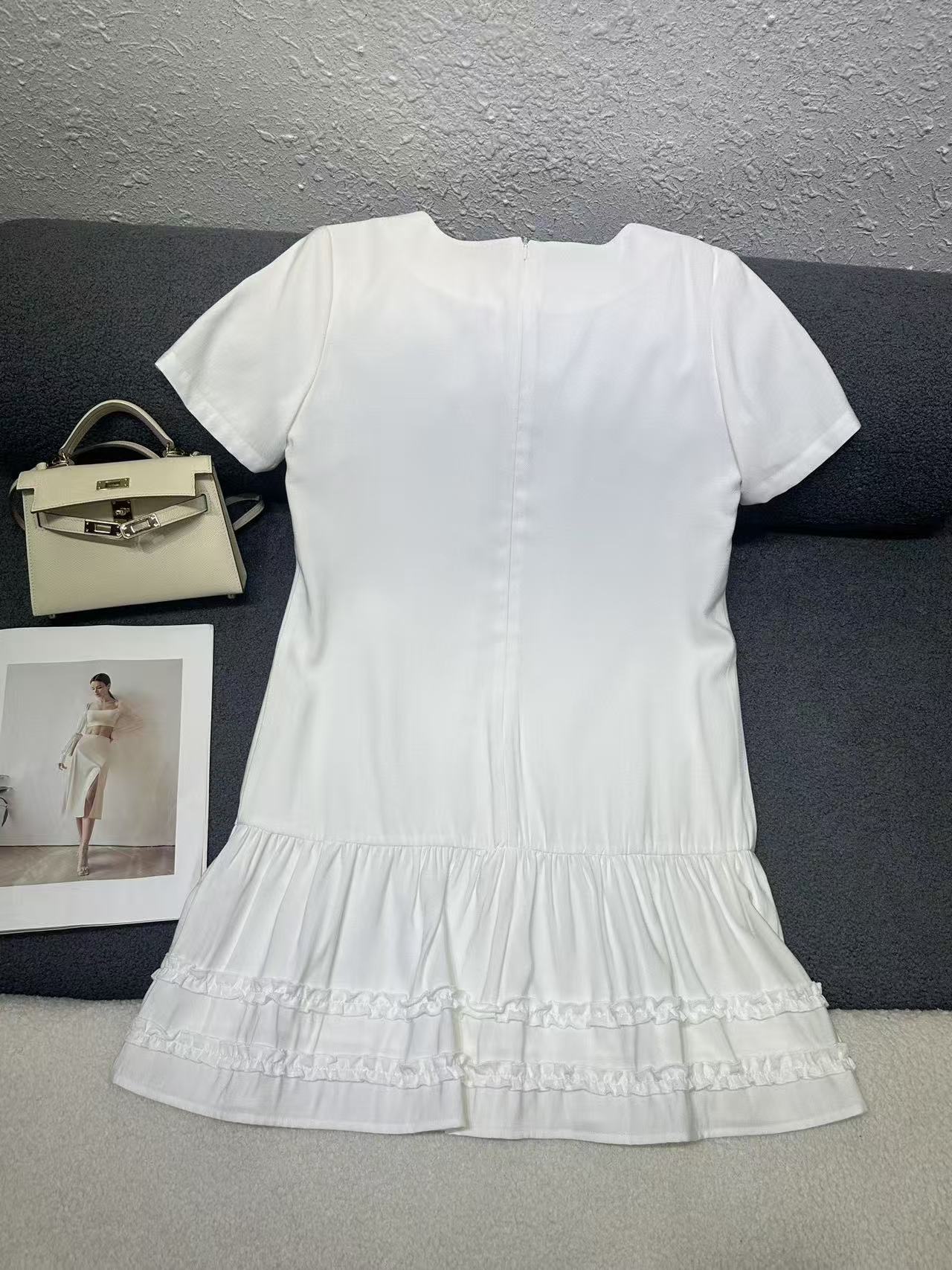 DI0R高品質な刺繍入りレタードレス【50％割引+送料無料】