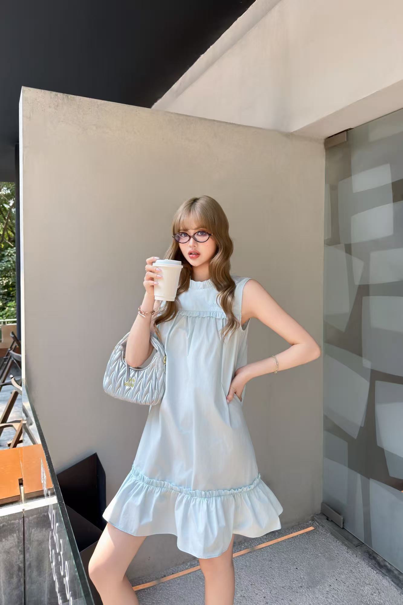 M1UM1U 高品質ノースリーブドレス【50％割引+送料無料】