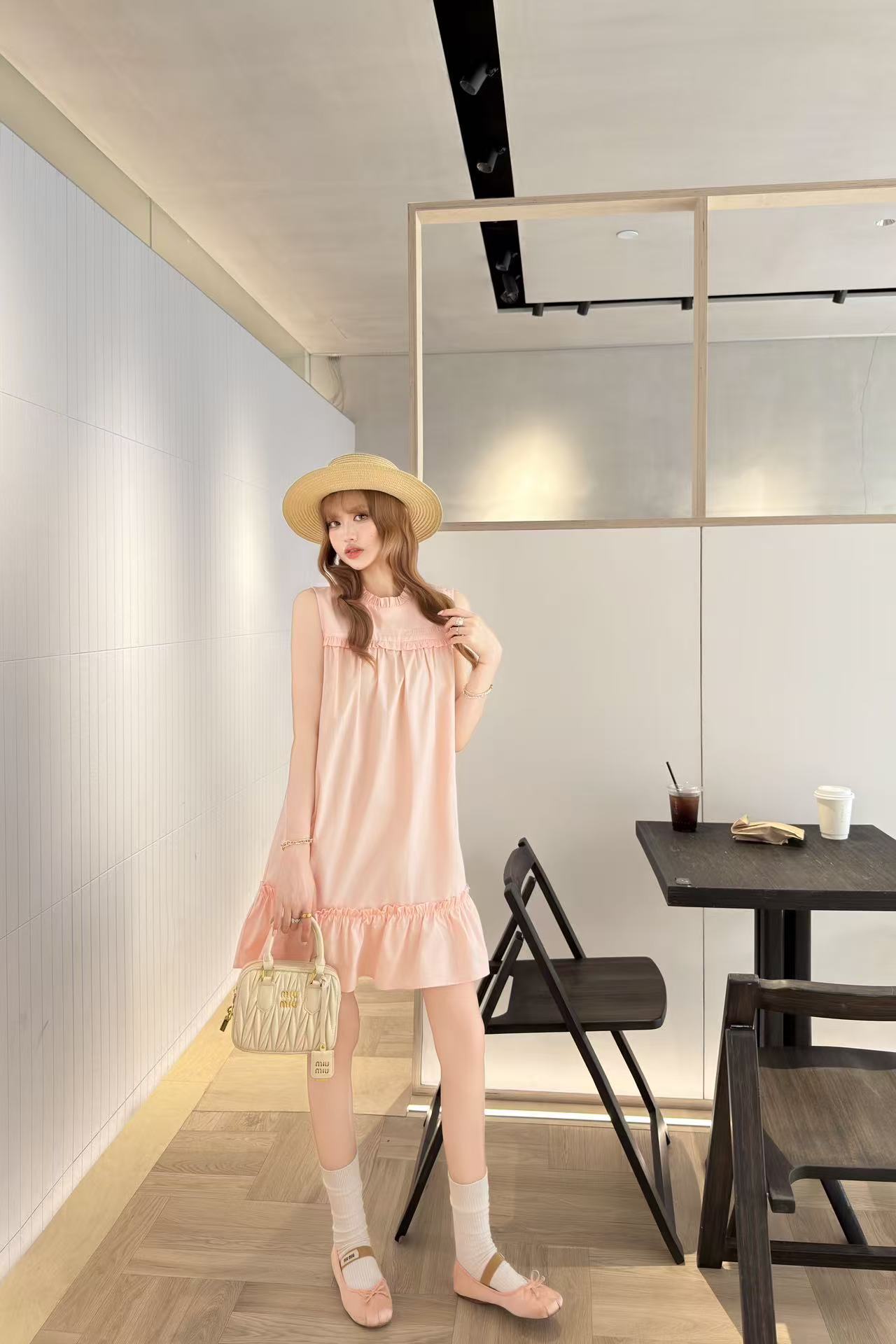 M1UM1U 高品質ノースリーブドレス【50％割引+送料無料】