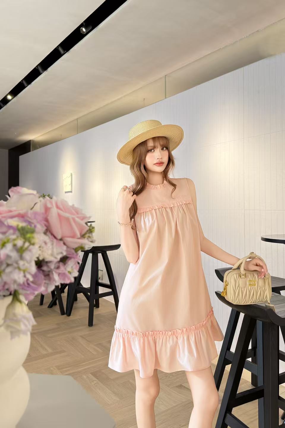 M1UM1U 高品質ノースリーブドレス【50％割引+送料無料】