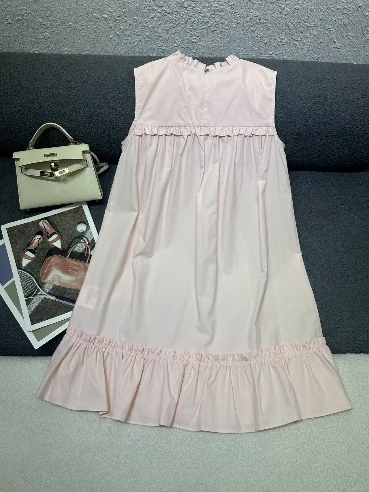 M1UM1U 高品質ノースリーブドレス【50％割引+送料無料】