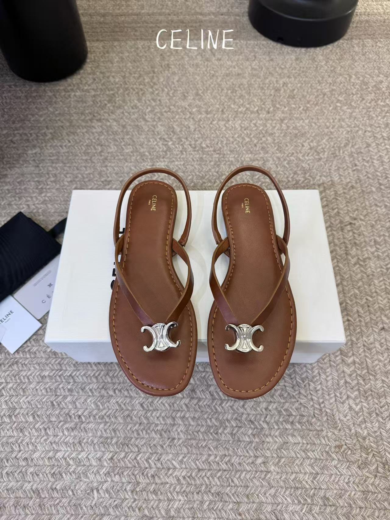 CEL1NE 高品質凱旋門ダイヤモンド装飾フラットサンダル【50％割引+送料無料】