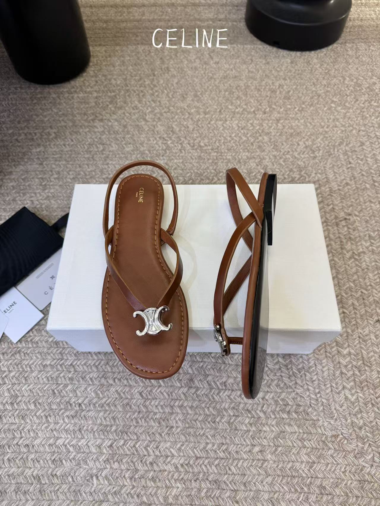 CEL1NE 高品質凱旋門ダイヤモンド装飾フラットサンダル【50％割引+送料無料】