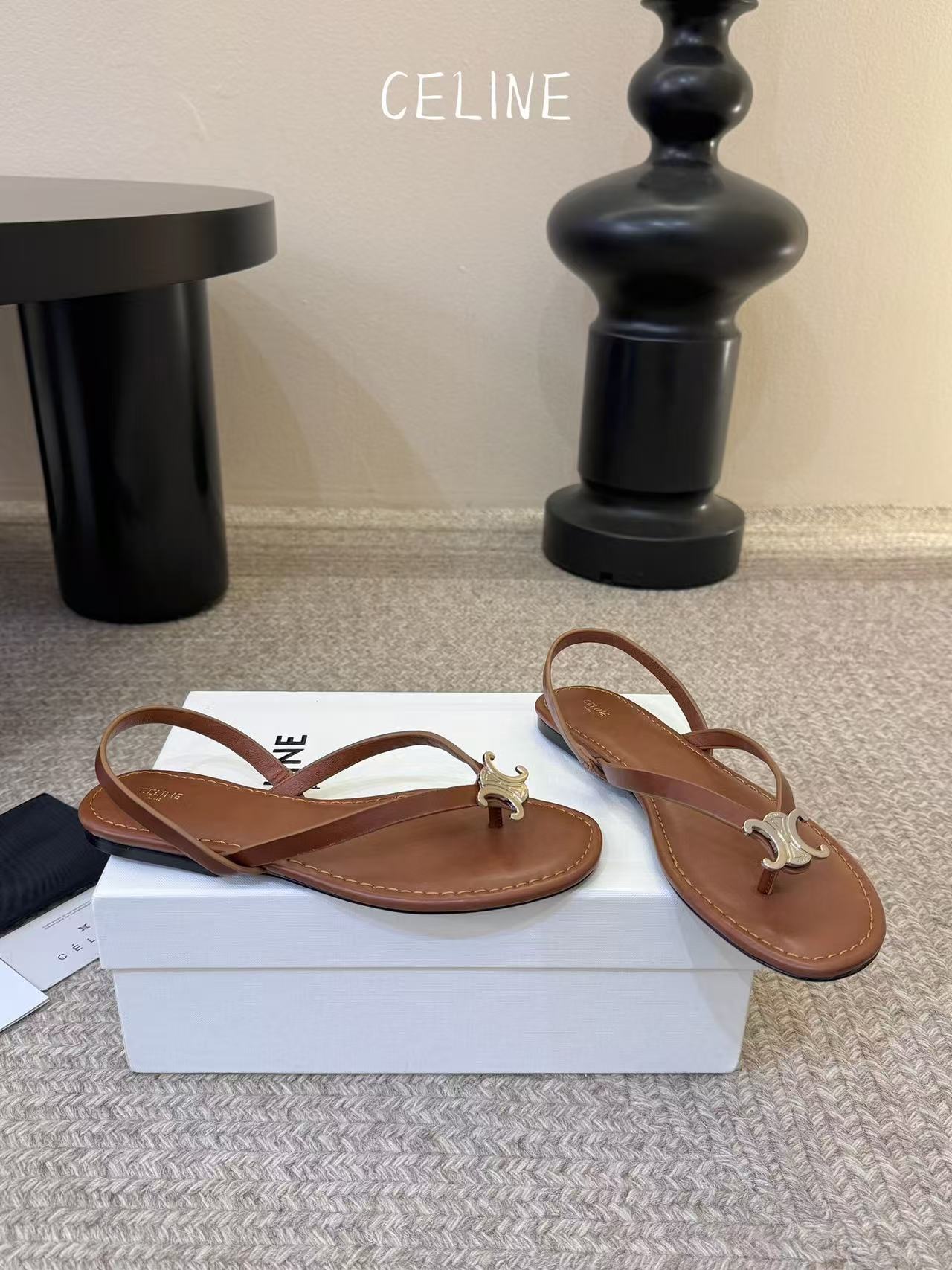 CEL1NE 高品質凱旋門ダイヤモンド装飾フラットサンダル【50％割引+送料無料】