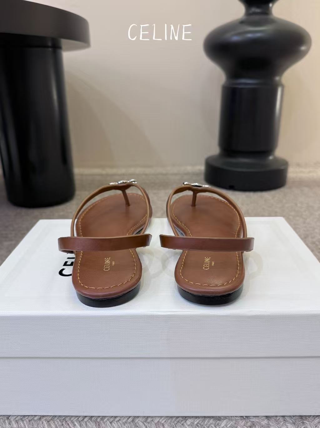 CEL1NE 高品質凱旋門ダイヤモンド装飾フラットサンダル【50％割引+送料無料】