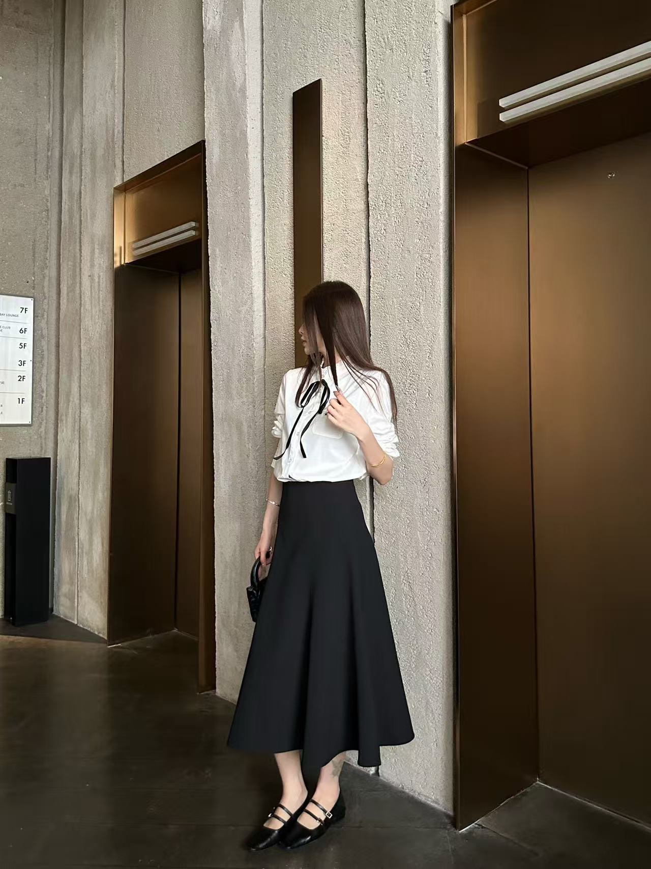 M1UM1U フリル付きシャツ【50％割引+送料無料】