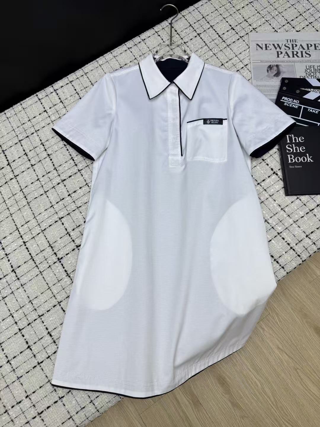 M1UM1U ラペルワンピース（文字刺繍ポケット付き）【50％割引+送料無料】