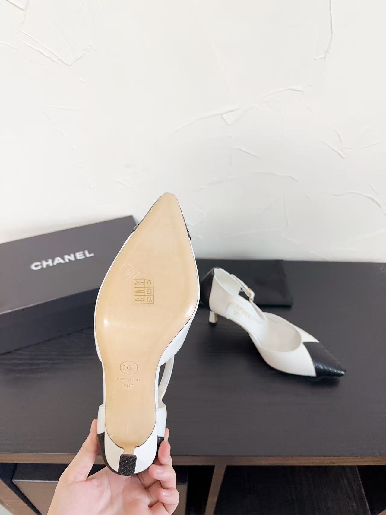 CHANE1 シンプルなカラーブロックレザーローヒールシューズ【50％割引+送料無料】