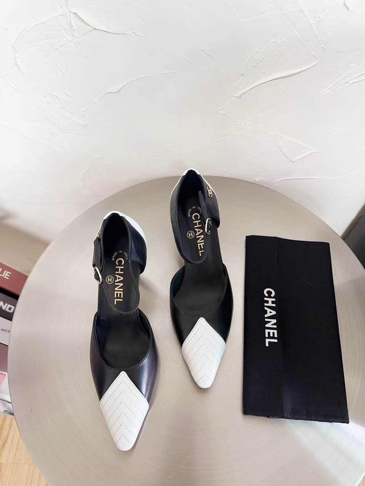 CHANE1 シンプルなカラーブロックレザーローヒールシューズ【50％割引+送料無料】