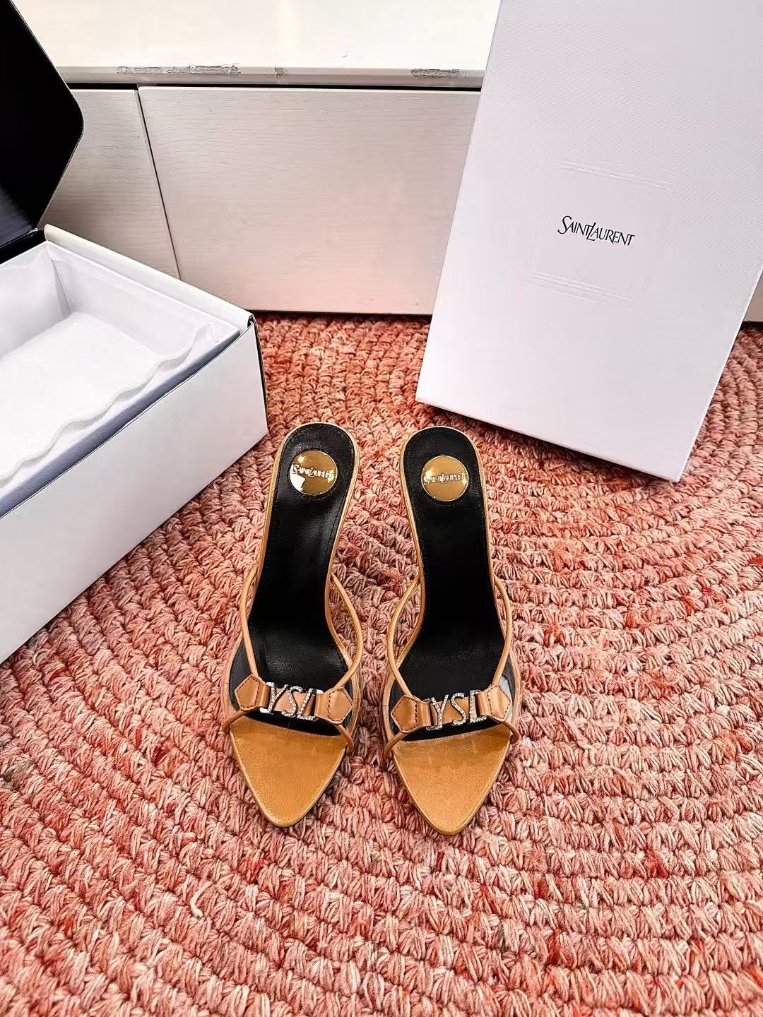 YSL 高品質ポインテッドトゥスティレットヒール【50％割引+送料無料】