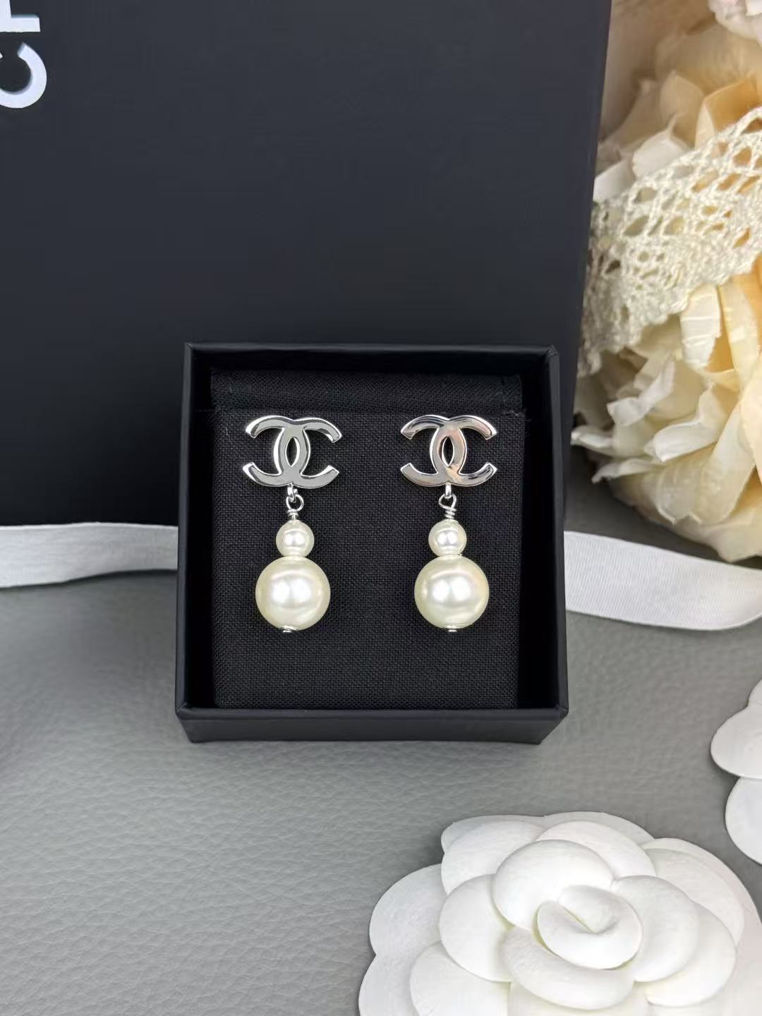 CHANE1 ダブルC ひょうたんパールイヤリング【50％割引+送料無料】