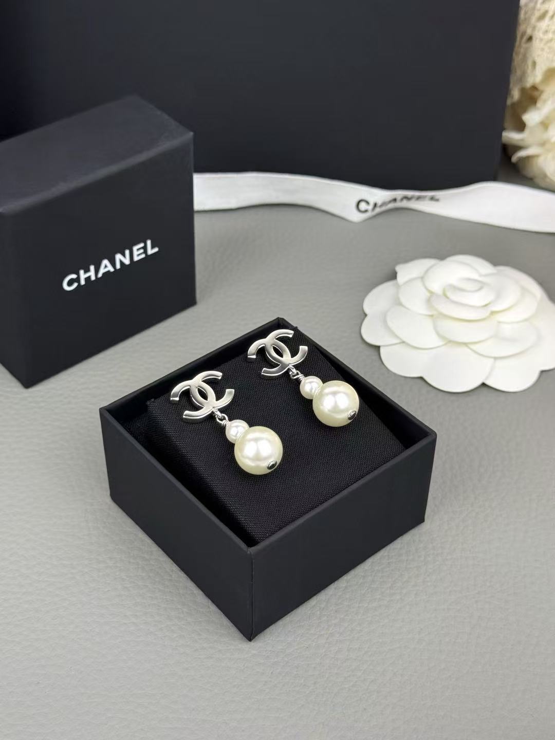 CHANE1 ダブルC ひょうたんパールイヤリング【50％割引+送料無料】