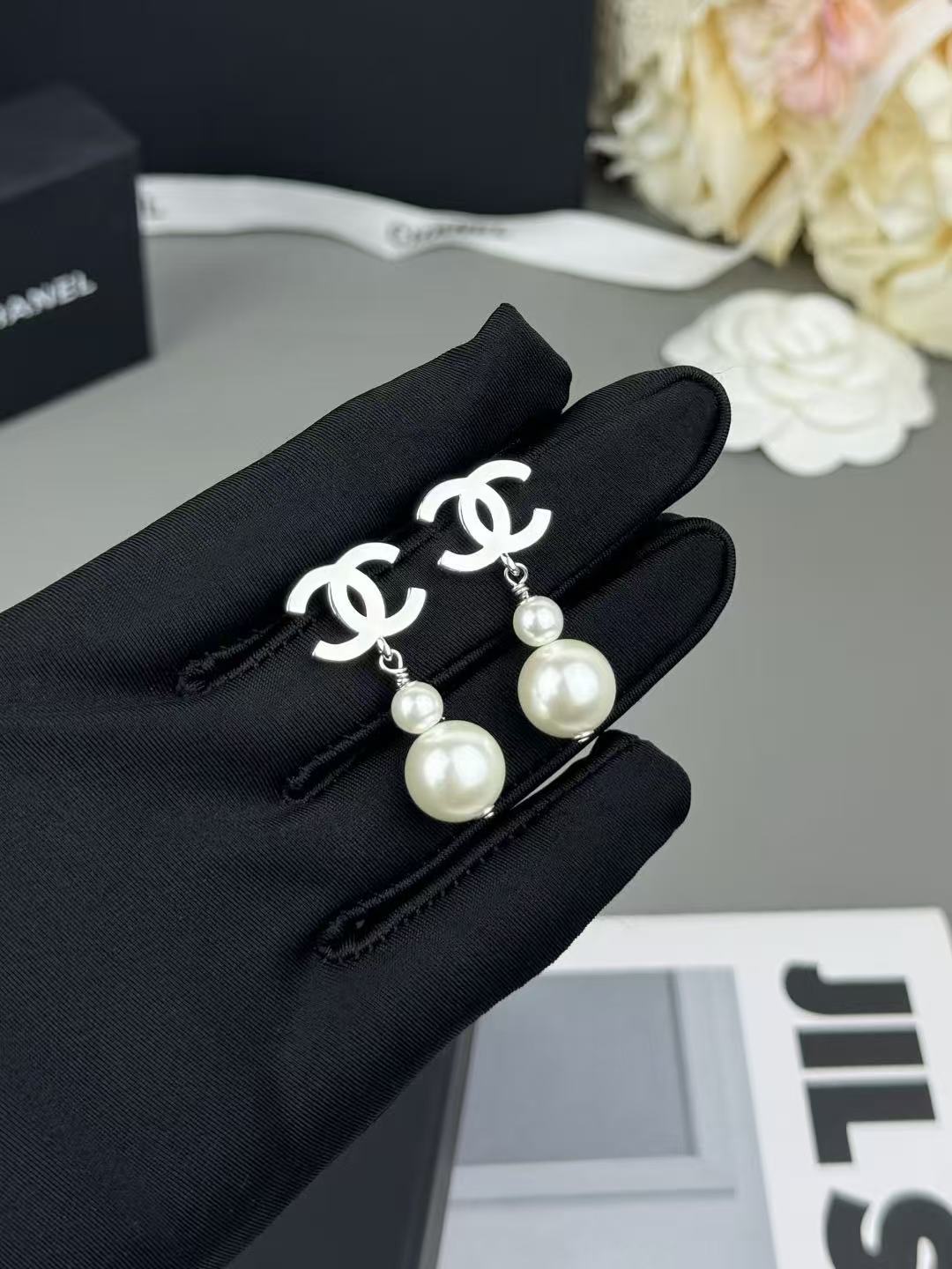 CHANE1 ダブルC ひょうたんパールイヤリング【50％割引+送料無料】