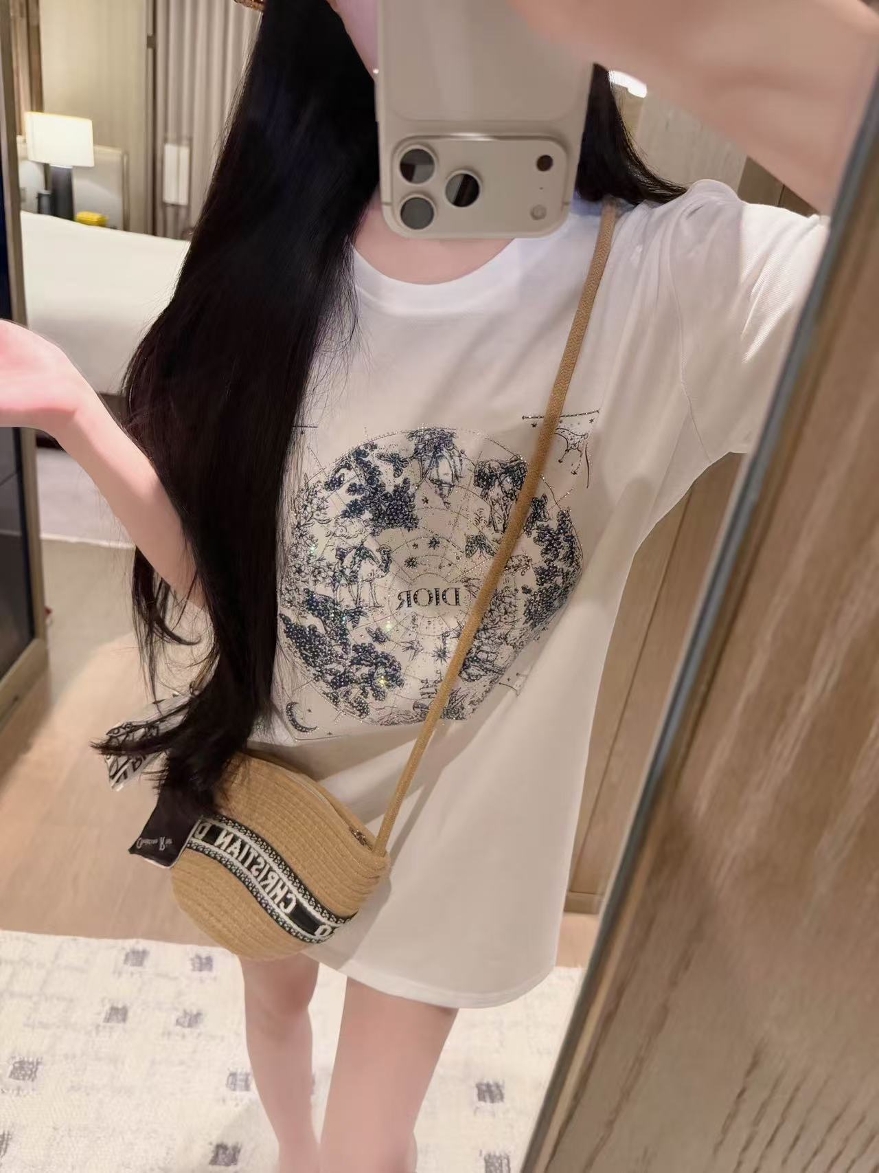 DI0Rスカーフ、バッグ、Tシャツと合わせて【50％割引+送料無料】