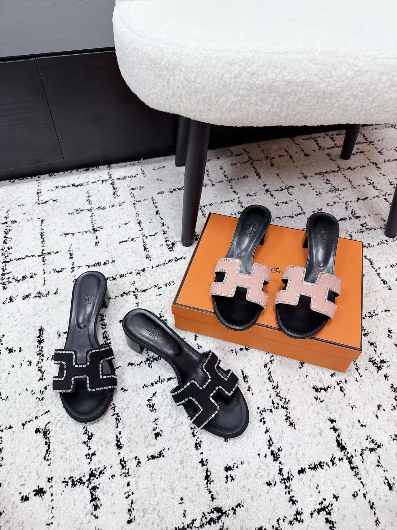 HERME5高品質のダイヤモンドローヒールシューズ【50％割引+送料無料】