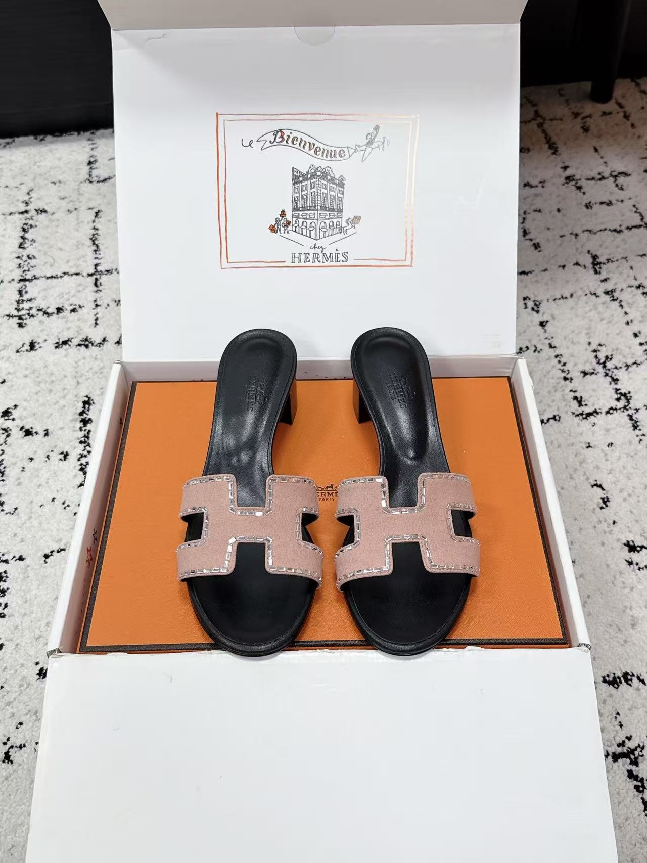 HERME5高品質のダイヤモンドローヒールシューズ【50％割引+送料無料】