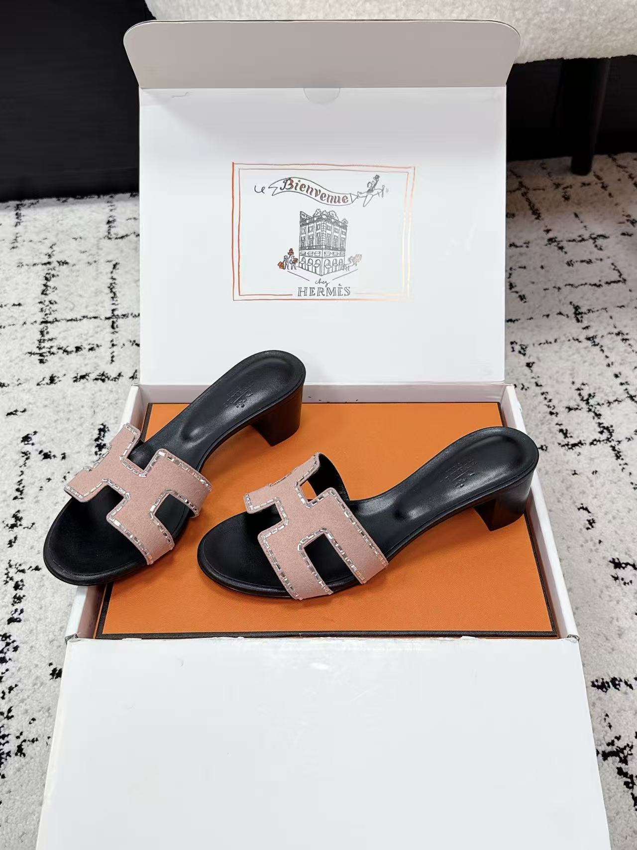 HERME5高品質のダイヤモンドローヒールシューズ【50％割引+送料無料】