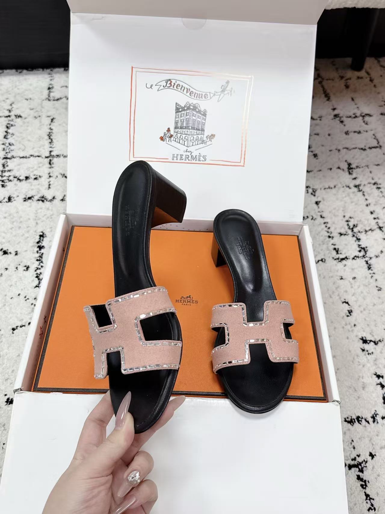 HERME5高品質のダイヤモンドローヒールシューズ【50％割引+送料無料】