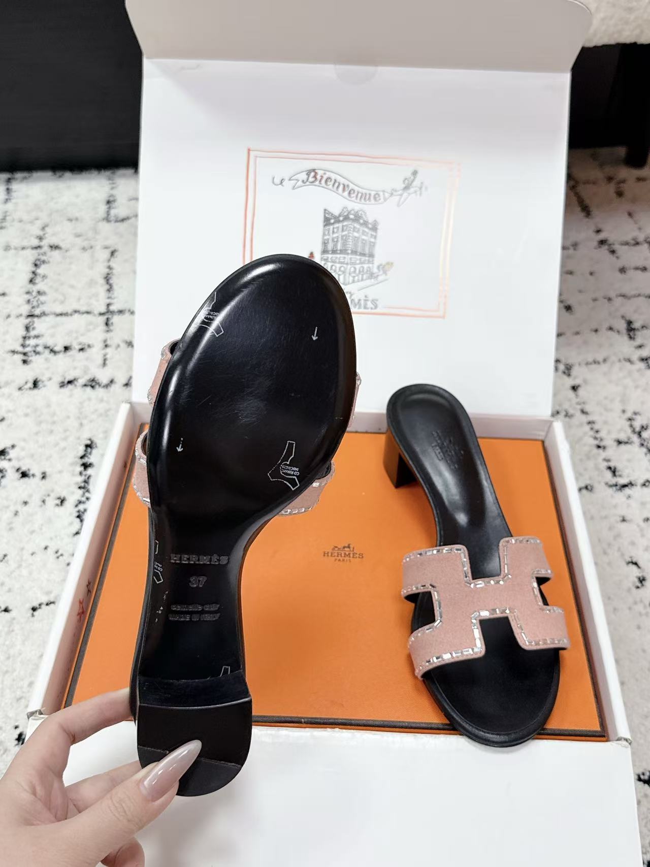 HERME5高品質のダイヤモンドローヒールシューズ【50％割引+送料無料】