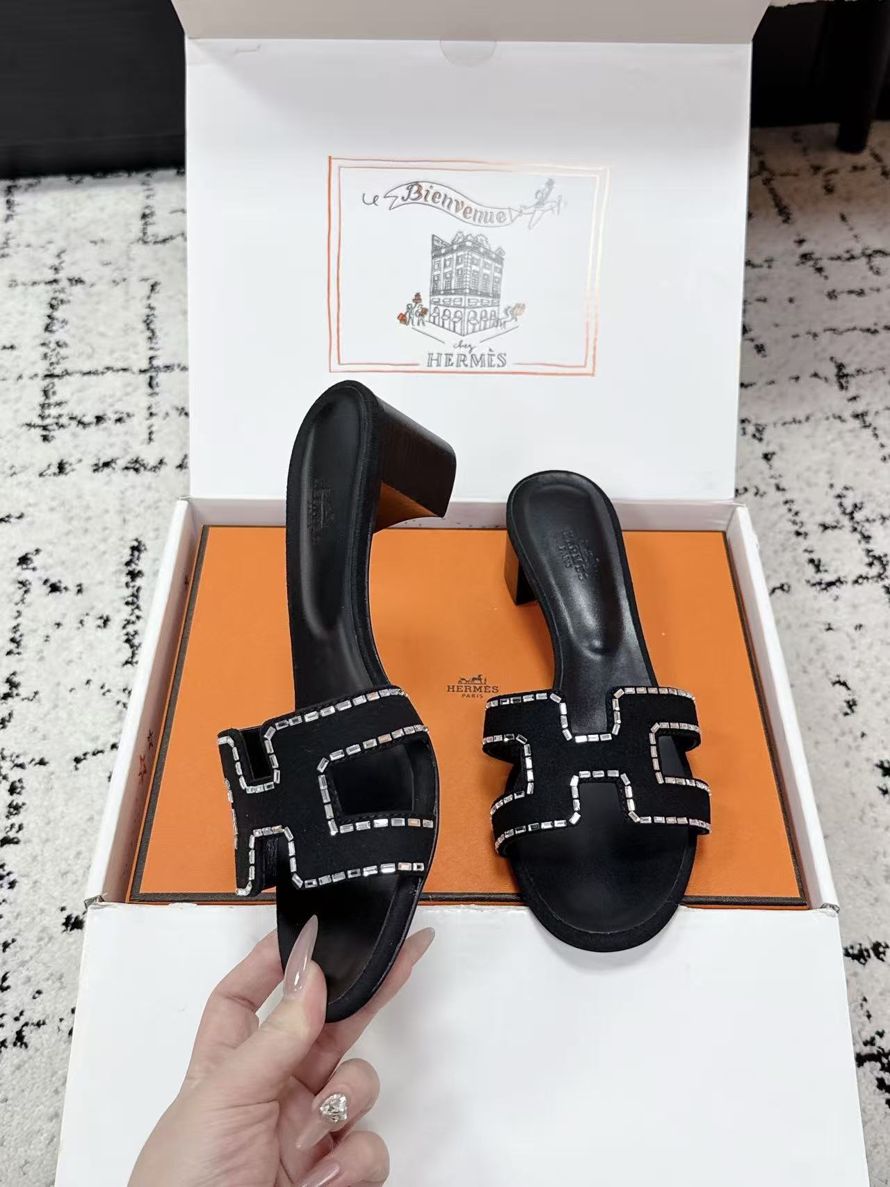 HERME5高品質のダイヤモンドローヒールシューズ【50％割引+送料無料】