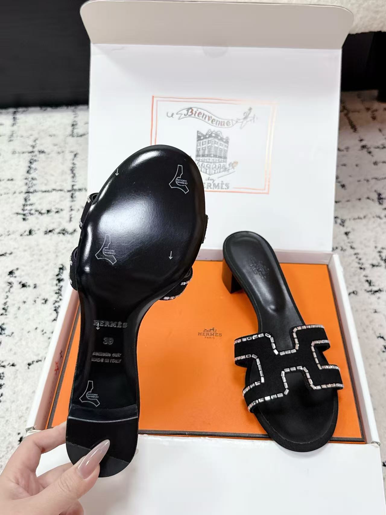 HERME5高品質のダイヤモンドローヒールシューズ【50％割引+送料無料】