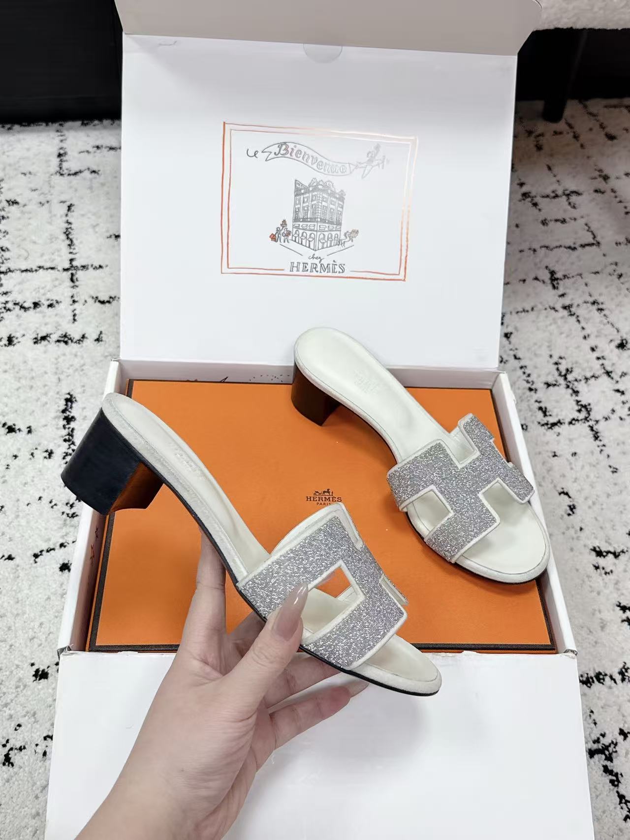 HERME5高品質の牛革製ローヒールシューズ【50％割引+送料無料】