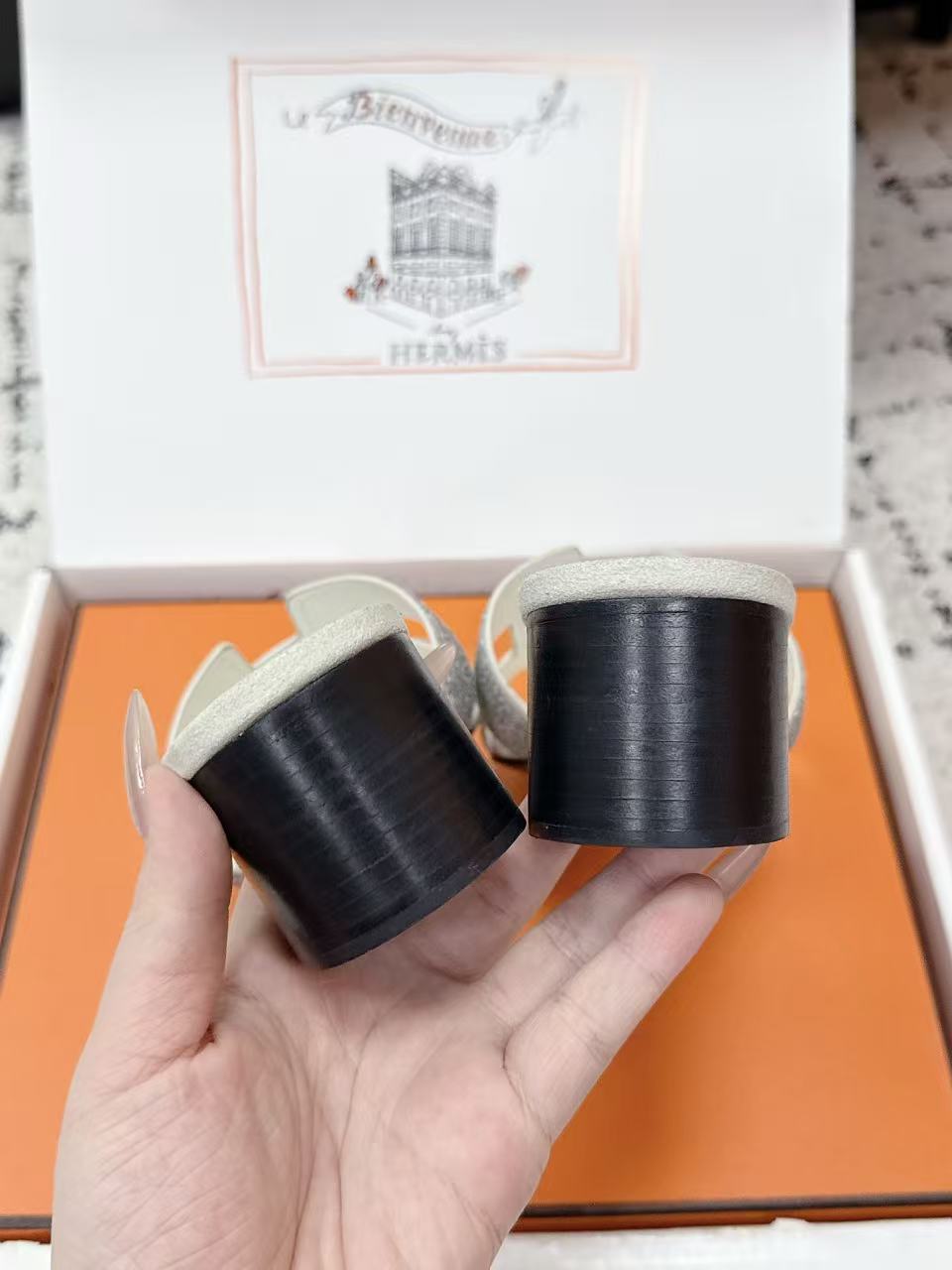 HERME5高品質の牛革製ローヒールシューズ【50％割引+送料無料】