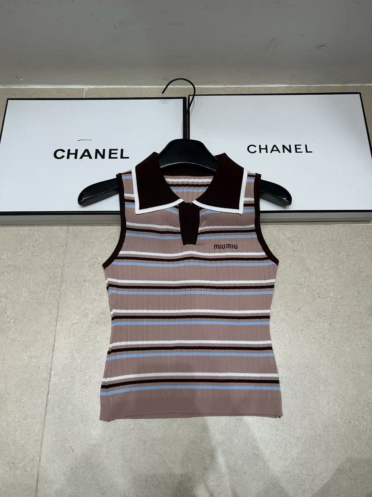 M1UM1U ストライプ柄ウールベスト【50％割引+送料無料】