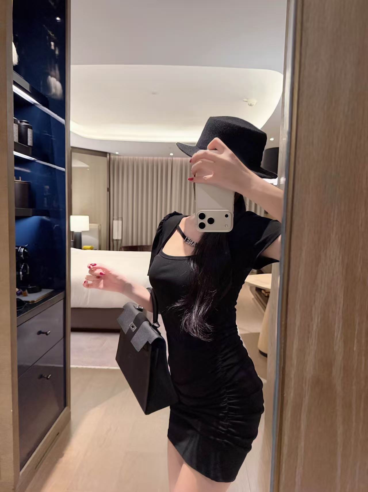 CHANE1 レターフィットドレス【50％割引+送料無料】