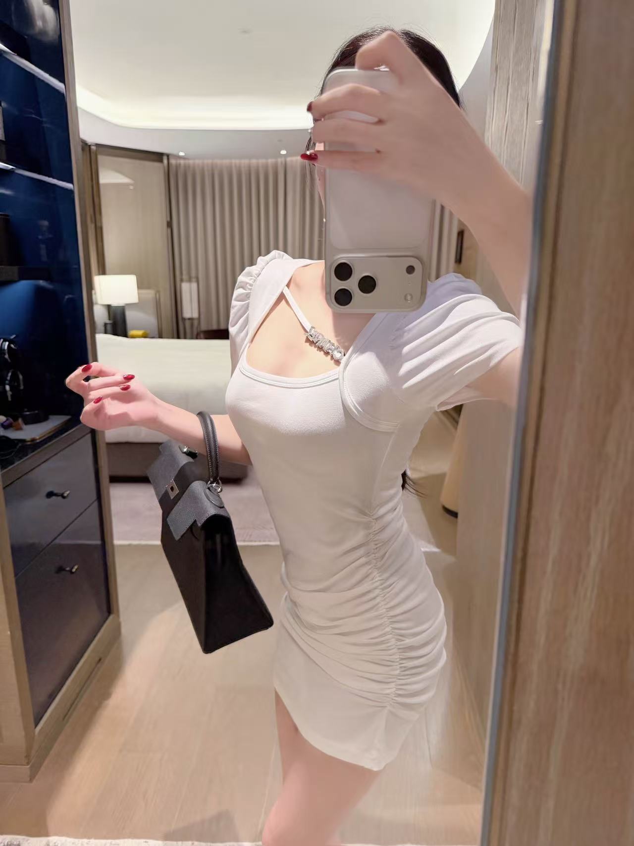 CHANE1 レターフィットドレス【50％割引+送料無料】