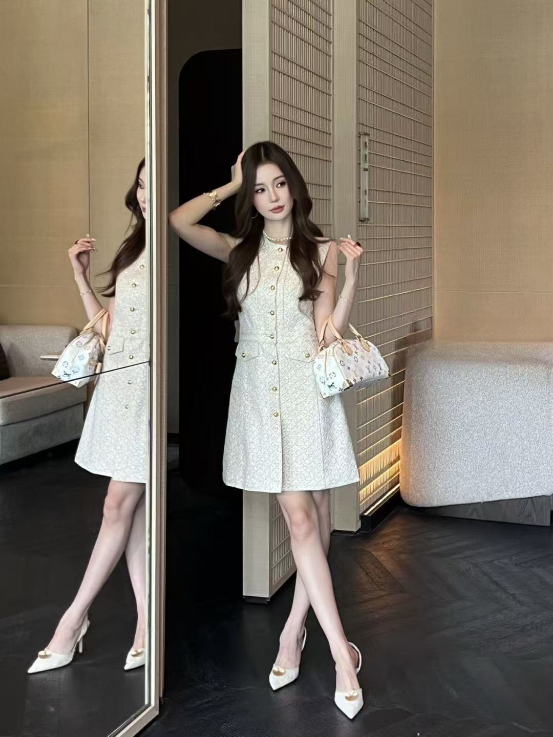 LVジャカードノースリーブドレス（メタルボタン付き）【50％割引+送料無料】