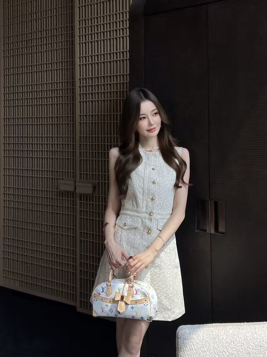 LVジャカードノースリーブドレス（メタルボタン付き）【50％割引+送料無料】