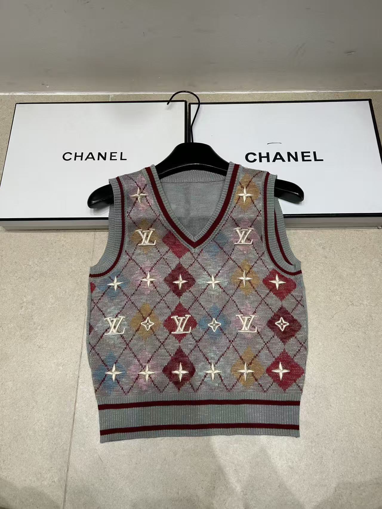 LV刺繍ロゴ入りウールベスト【50％割引+送料無料】