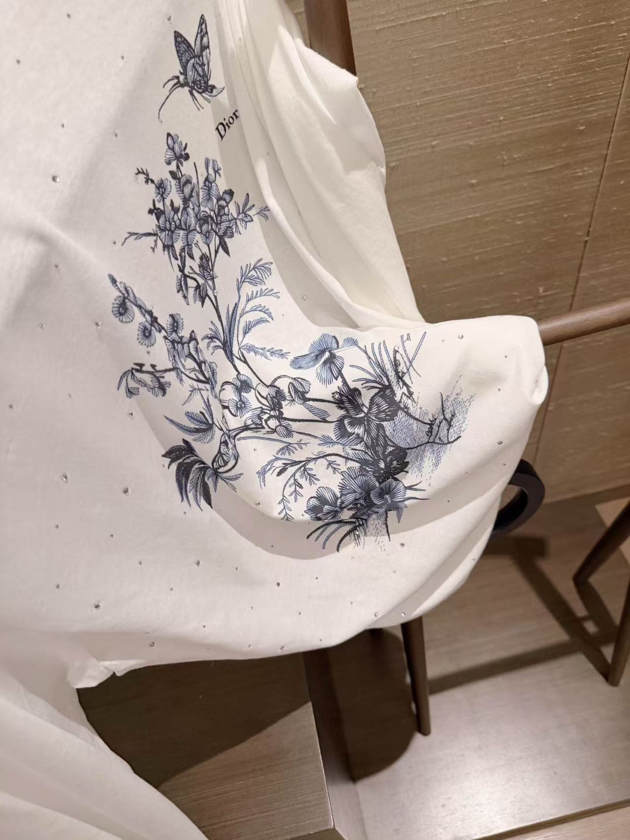 DI0Rプリント入り長袖Tシャツ【50％割引+送料無料】