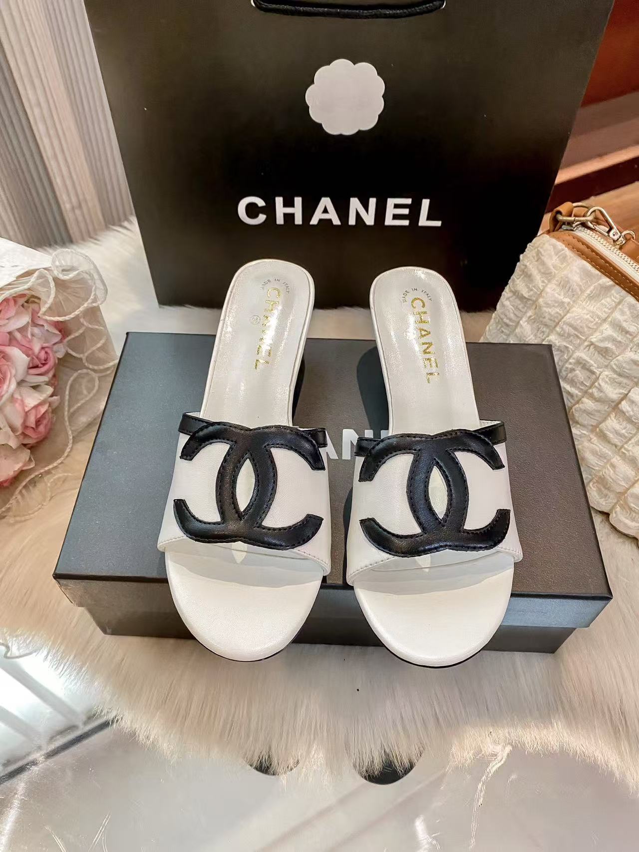 CHANE1 シンプルダブルC ローヒール【50％割引+送料無料】