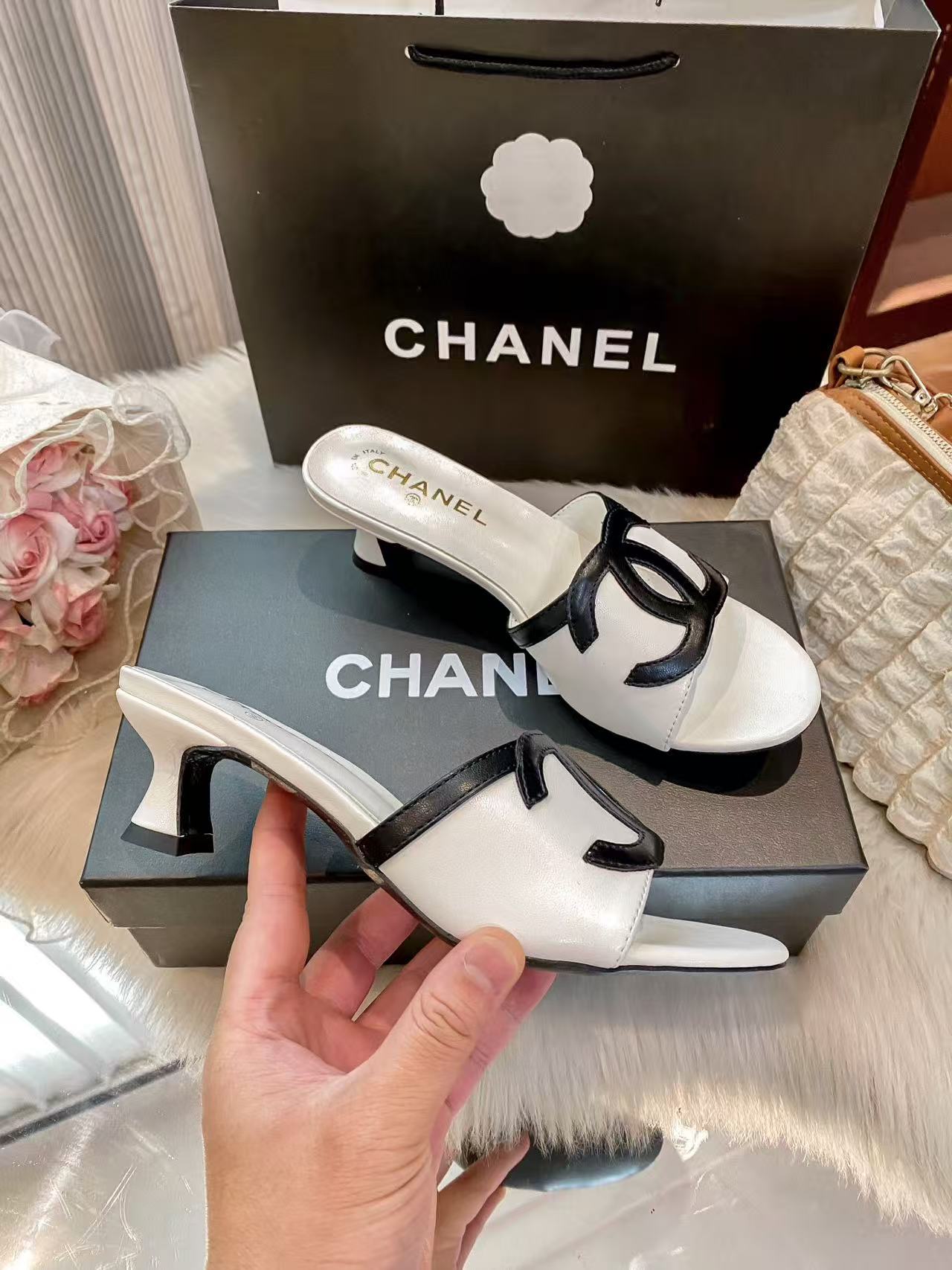 CHANE1 シンプルダブルC ローヒール【50％割引+送料無料】