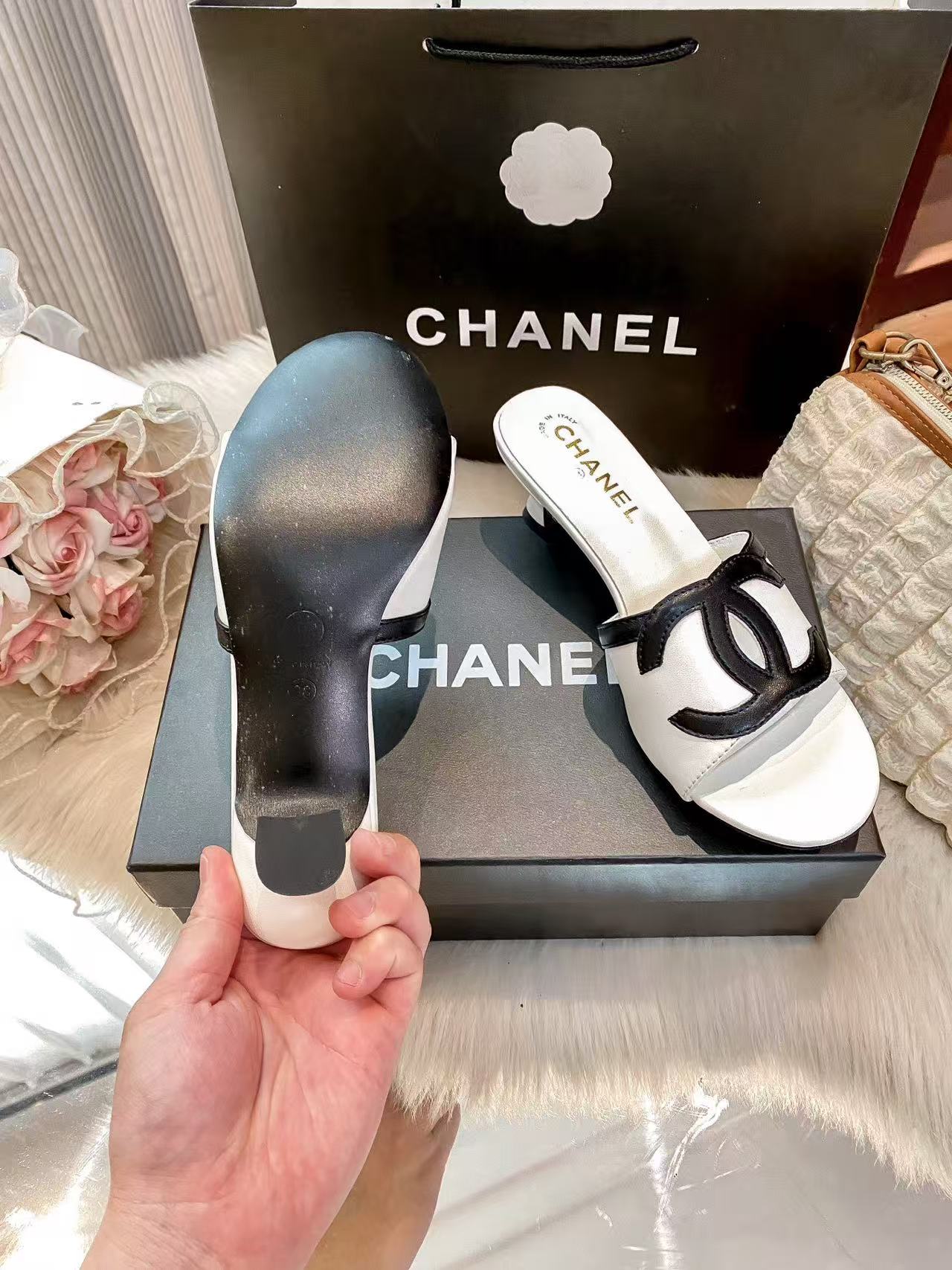 CHANE1 シンプルダブルC ローヒール【50％割引+送料無料】